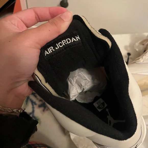 Limited edition Air Jordan 5 retro se sails